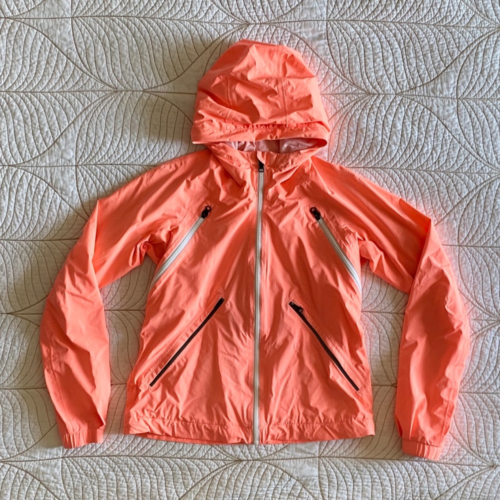 LULULEMON Run: Rise And Shine Jacket in Pop Orange